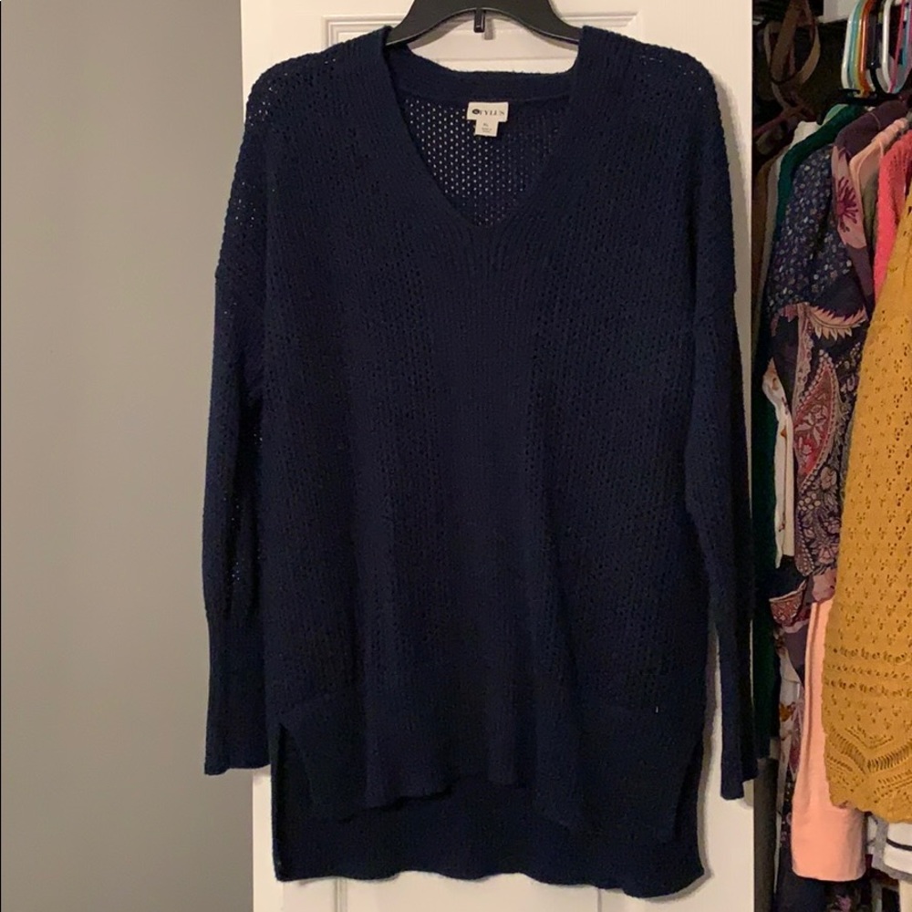 Navy blue light weight sweater